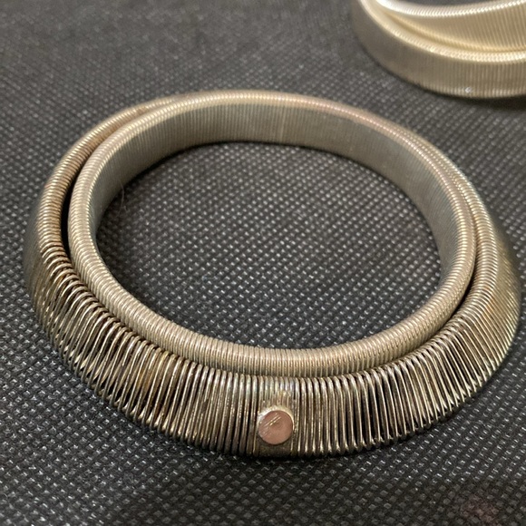 Set of 3 - Shirt Sleeve Holders - Stretchy Metal Armbands - Picture 6 of 6